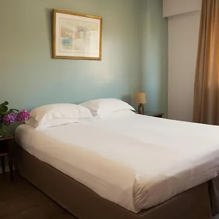 Adonis Ajaccio - Albion Hotel 3*