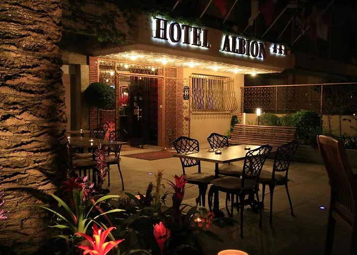 Albion אז'אקסיו